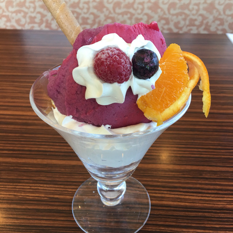 カシスカベルネソーヴィニヨン パフェ(本庄珈琲うふふ )