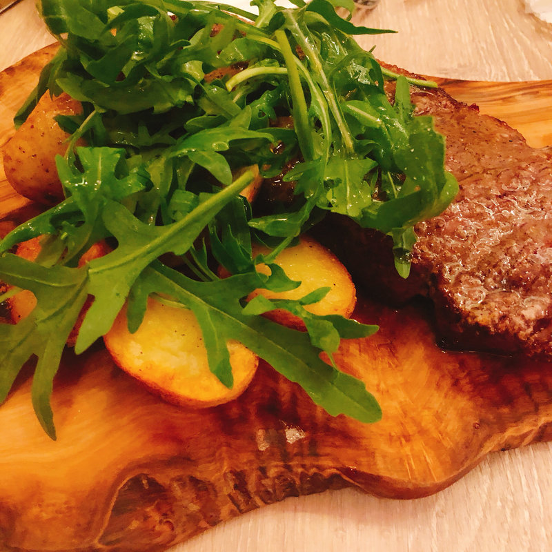 1ポンドステーキ(神楽坂イタリアン 400 クワトロ チェント)