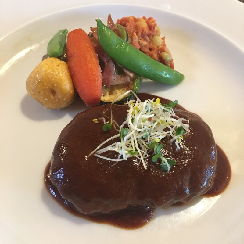 牛肉100%ハンバーグ(てまりぼく )