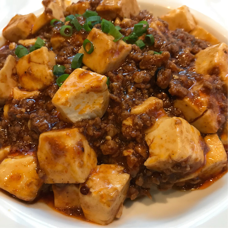 マーボー豆腐かけご飯(中国飯店 六本木店)