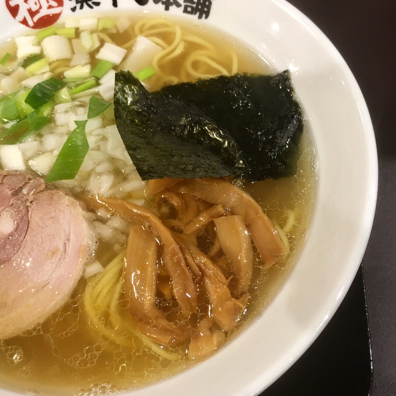 淡麗煮干し塩ラーメン(煮干しラーメン山岡家 狸小路4丁目店)