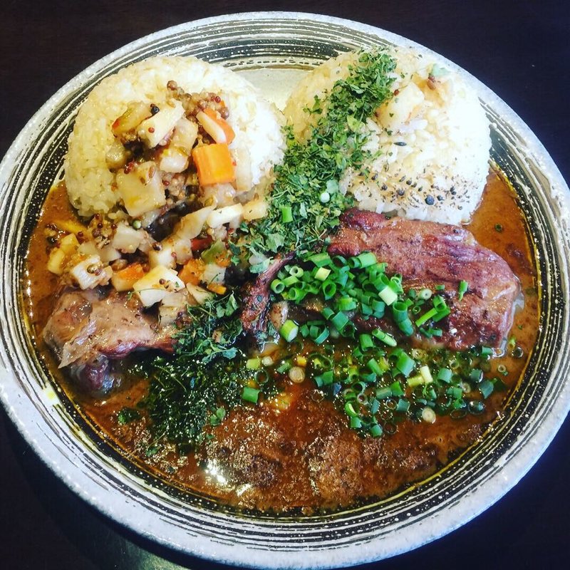 MIX（甘口多め）豚、中華アチャール、カスメリティトッピング(吉田カレー  )