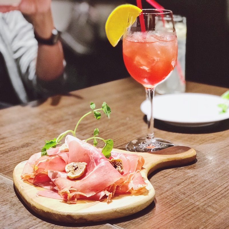 生ハム ドライイチジクのせ(俺のフレンチ 梅田 )