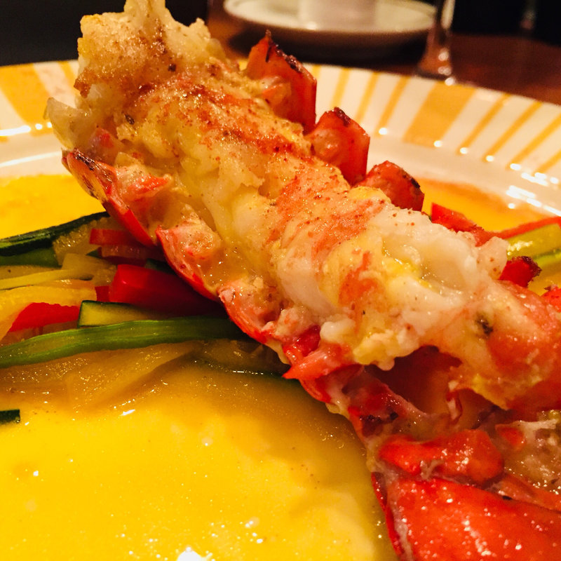 オマールテールのエピス焼きw彩り野菜のジュリエンヌ(ブラッスリー・ヴァンダンジュ )