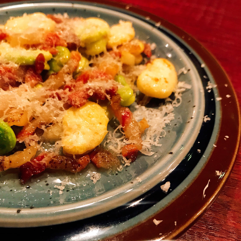 そら豆とパンチェッタの塩炒め(サルーボ)