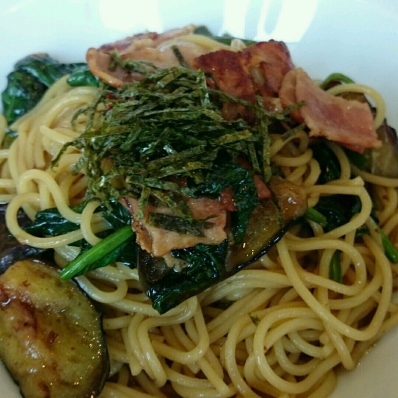 ほうれん草となすベーコンの和風パスタ(エスプレッソ オーブ （Espresso Aube）)