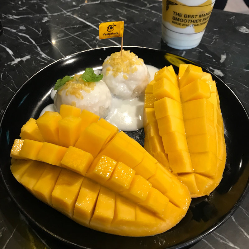 マンゴーステッキーライス(Yenly Yous)