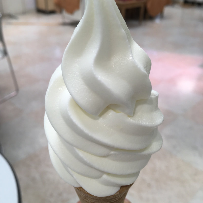 クレーム グラッセ ジャージーミルク(小樽洋菓子舗ルタオ 本店 （LeTAO）)