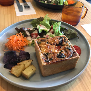 桜山駅周辺で食べられるキッシュ人気2選 Sarah サラ