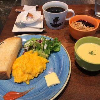 (俺のBakery&Cafe 松屋銀座 裏)