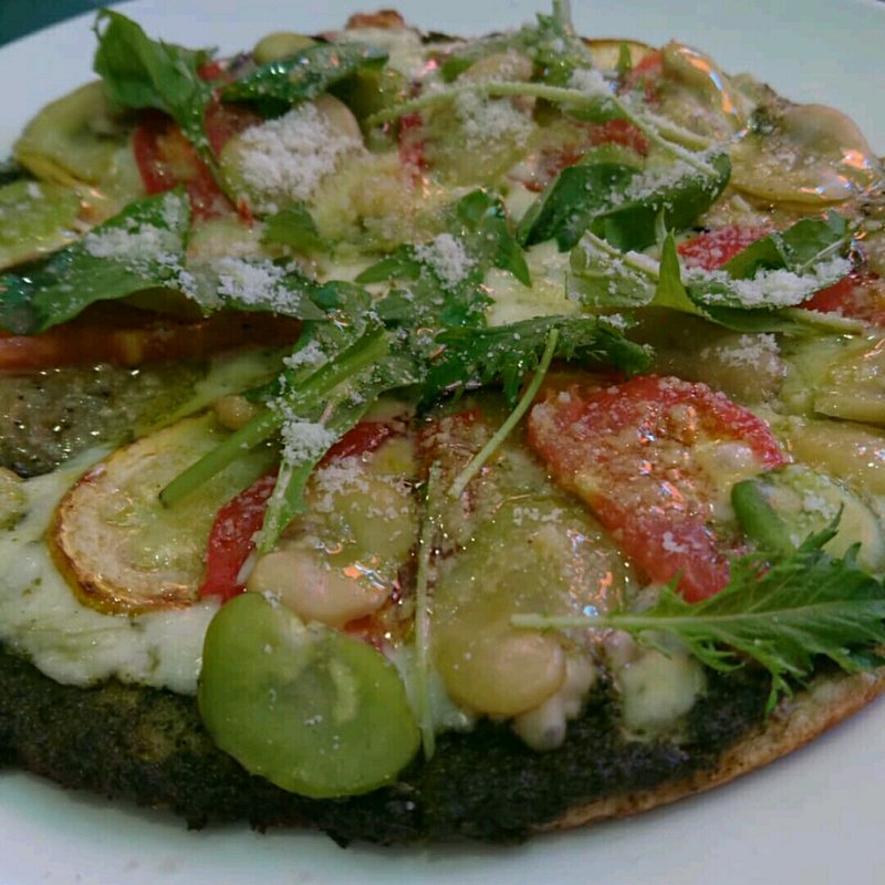富松一寸豆のジェノベーゼピッツァ(ベルドゥーラ)