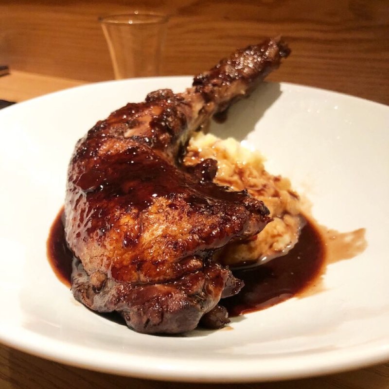 骨付き鶏赤ワイン煮込み(ジビエ食堂)