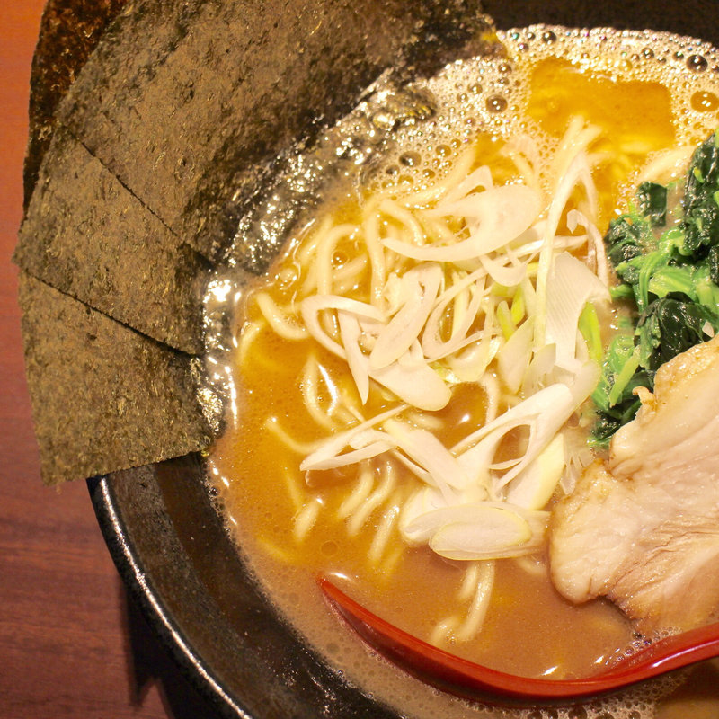 しょうゆらーめん(横浜家系らーめん 三元 すすきの店)