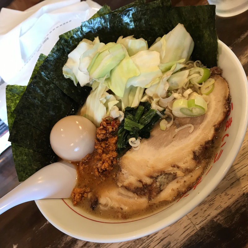 赤うまいラーメン 全部のせ(松福 長浜海浜店)