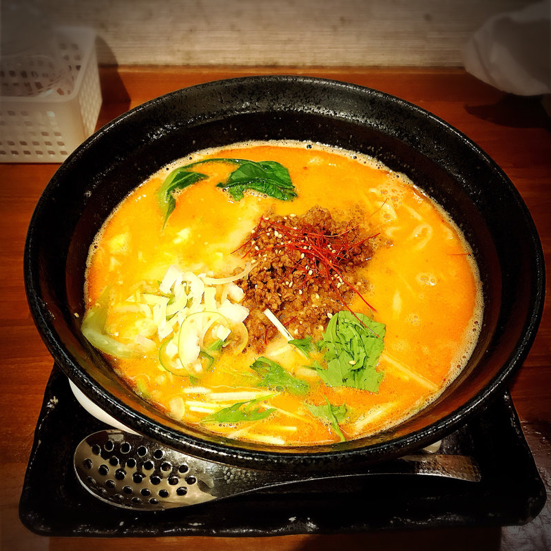 坦々麺　ピリ辛濃厚ごまスープ(つけそば・まき野)