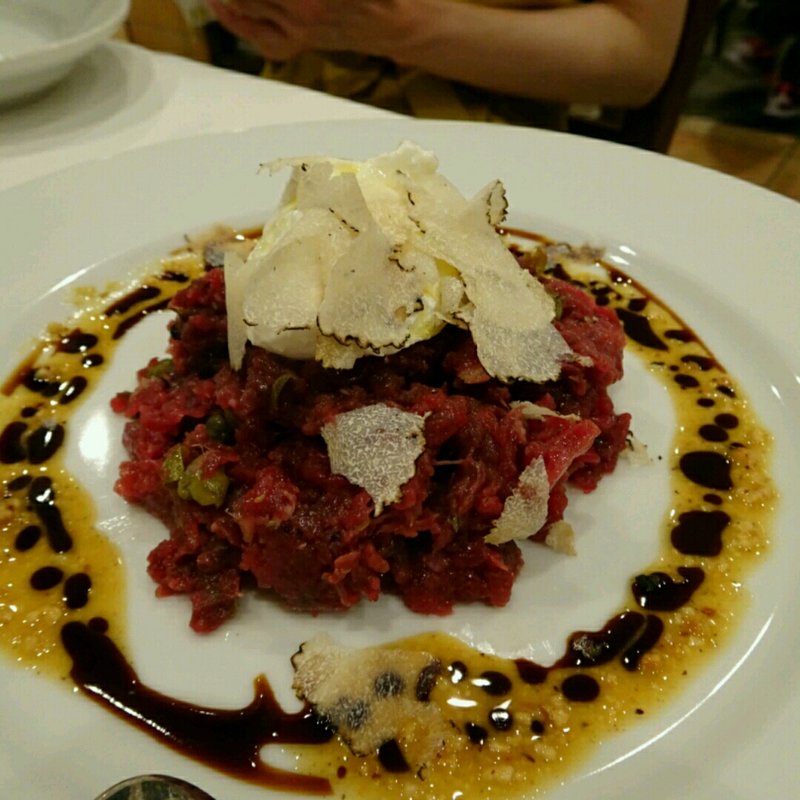 馬肉のタルタル(ピッツェリア恭子)