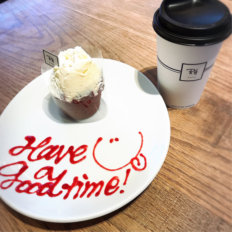 レッドベルベッド(ロンハーマン カフェ辻堂店)