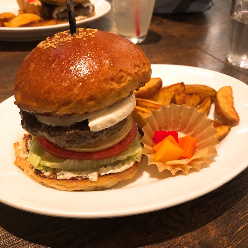 モッツァレラバーガー(BLACOWS)