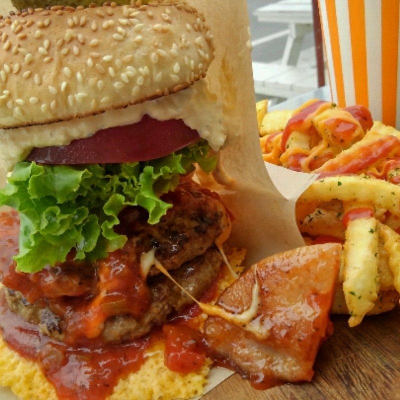 氾濫バーガー(氾濫バーガー チムフガス )