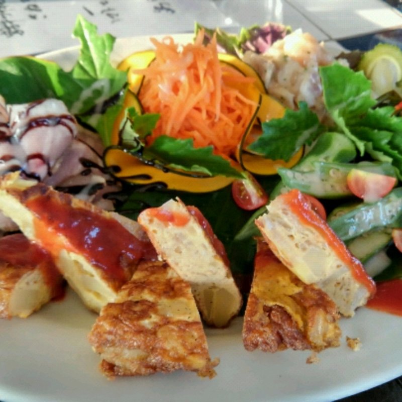 前菜盛り合わせ(カフェ&ヤド コモ)