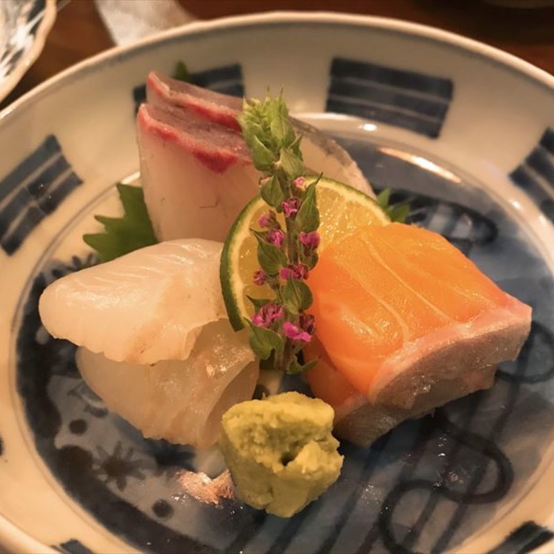 お造り盛り合わせ(細巻きと蕎麦 あおの)