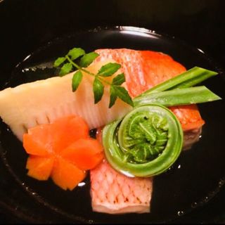 銚子産金目鯛とこごみのお吸い物(料理 澤)