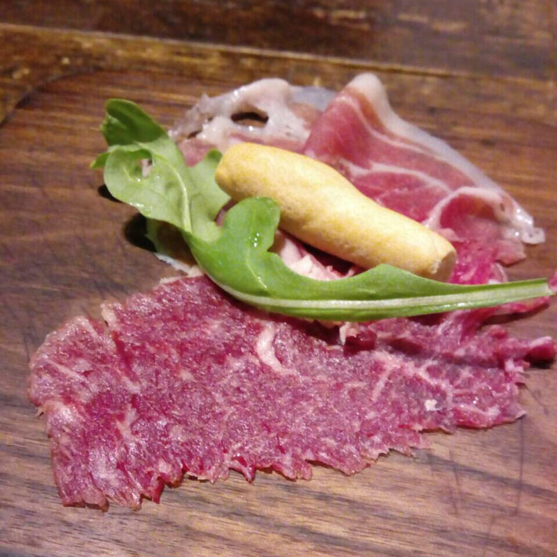 スペイン産生ハムとモトブ牛の生ハム  コース前菜(STERK THE FIRST 北新地店)