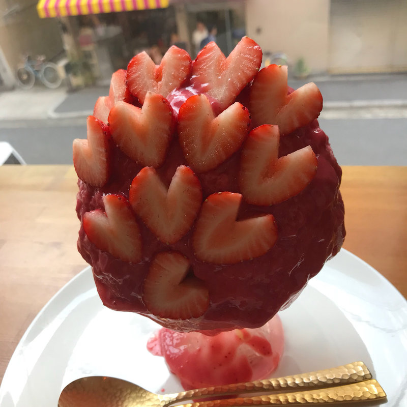 いちごにフォーリンラブ氷(かき氷研究所)