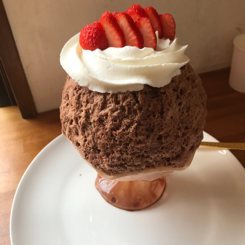 苺ミルクショコラ氷(かき氷研究所)