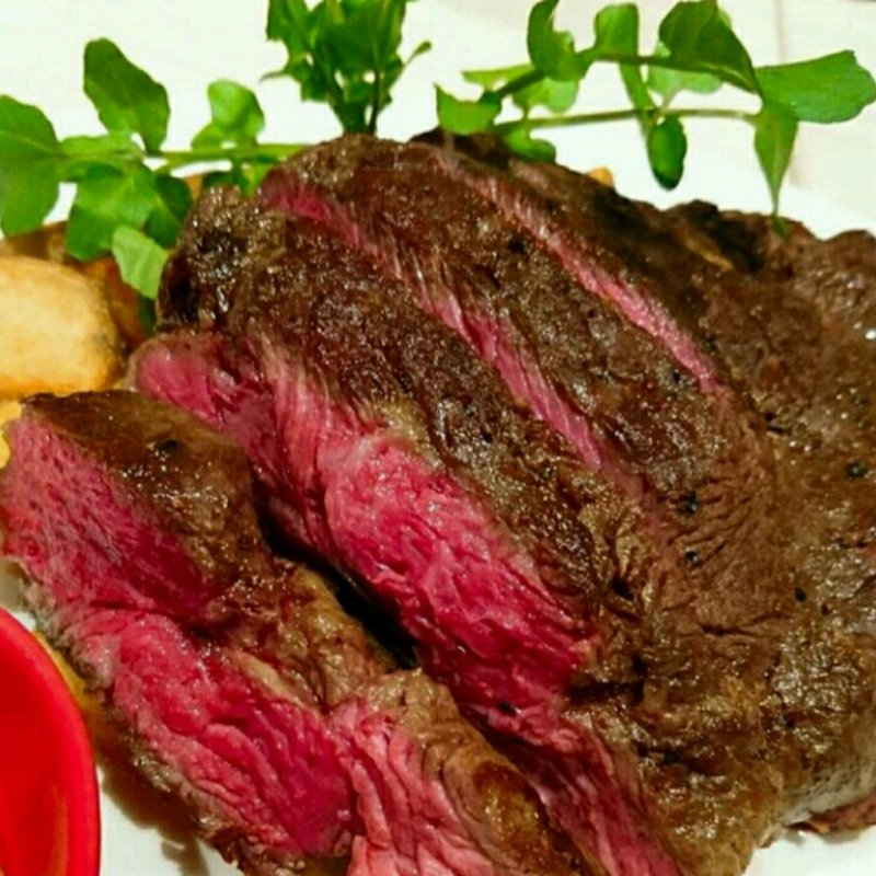 US最上等級 プライムビーフのステーキとポテトフライ(俺のフレンチ 博多)