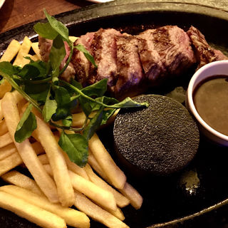 牛トモサンカクのグリル(Diamond Dining)