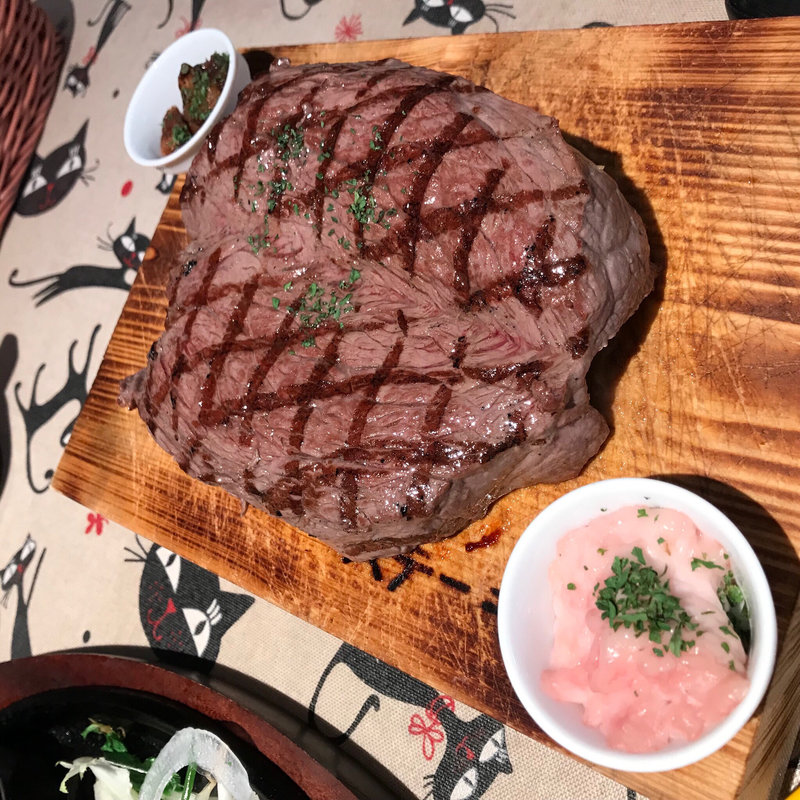 エアーズロック(ステーキ共和国こてはし大使館)