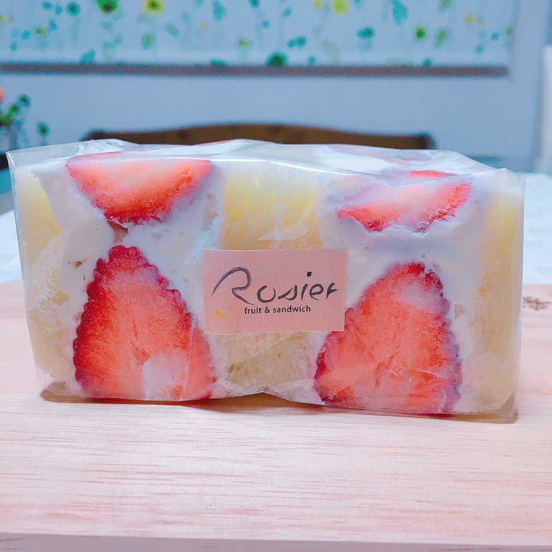 徳島県産さちのかいちごサンド(Rosier （ロジエ）)