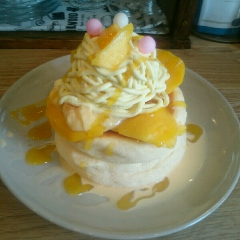 マンゴーモンブランパンケーキ(プランピーパンケーキス （plumpy pancakes）)