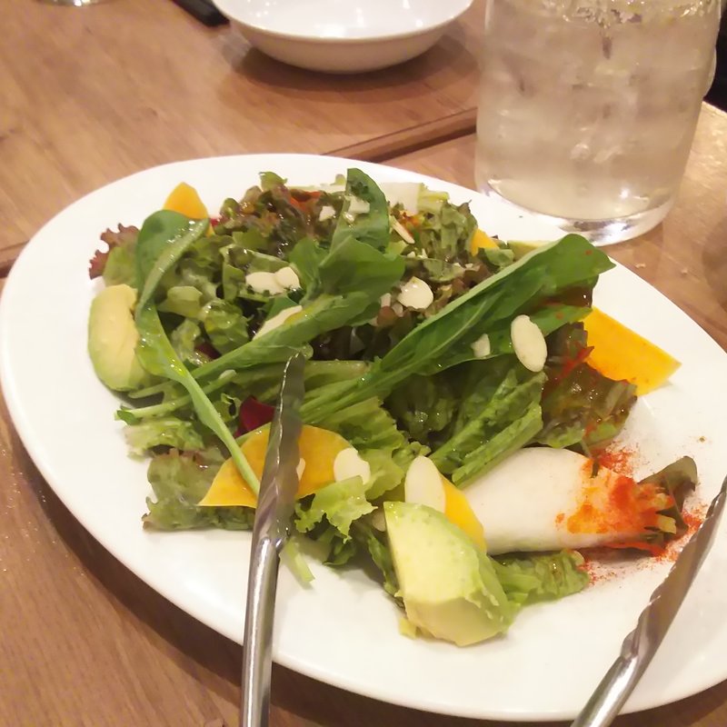 グリーンサラダ(天ぷらとワイン からり。武蔵小杉店)