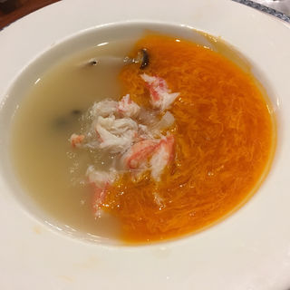 蟹卵ときのこのふかひれスープ(萬珍樓本店)