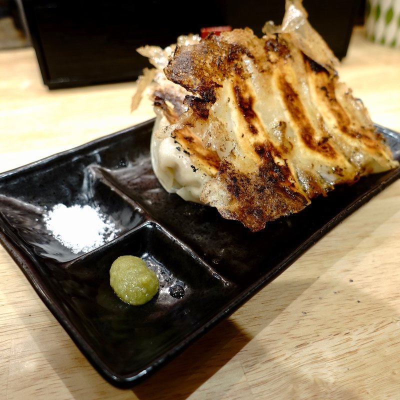 餃子(神虎麺商店 総本山)