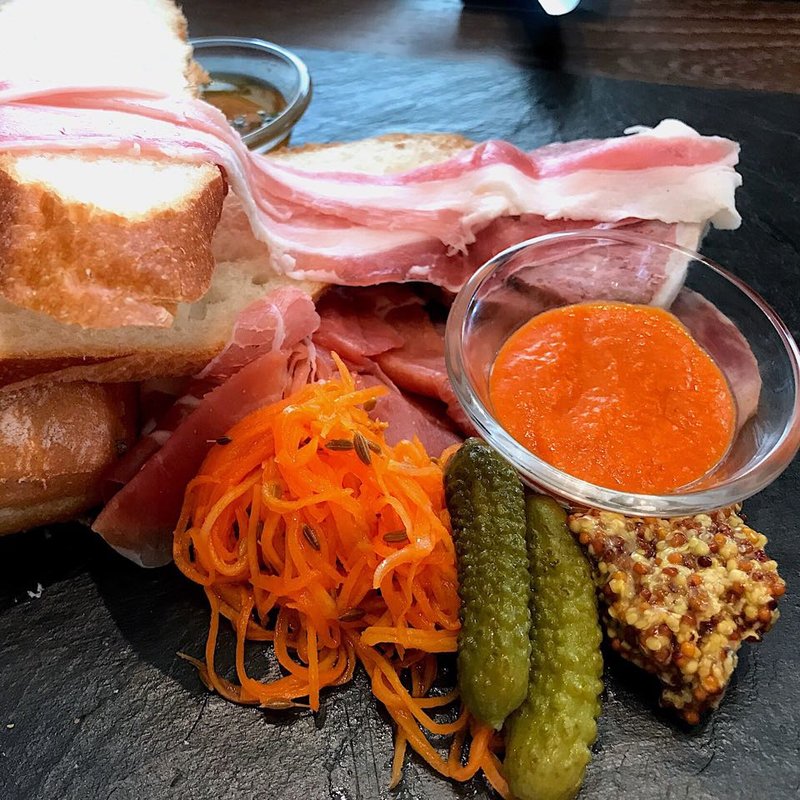 シャルキュトリー盛り合わせ(wine&cheese bonheur ボヌール)