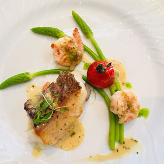 真鯛のポワレ(西洋料理とワインの店 巴里市場 （パリイチバ）)