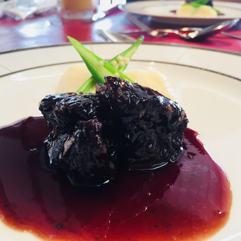 牛頰肉の赤ワイン煮込み(西洋料理とワインの店 巴里市場 （パリイチバ）)