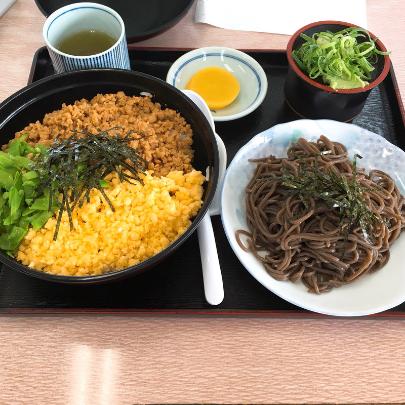 三色丼セット(なか田)