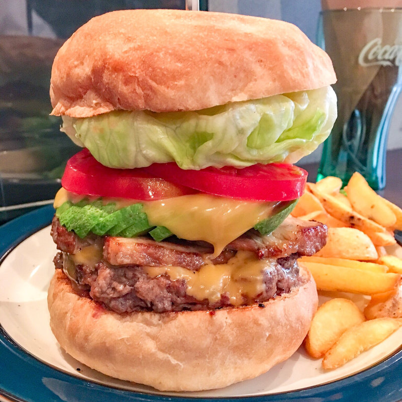 アボカドベーコンチーズバーガー(Dexter Diner)