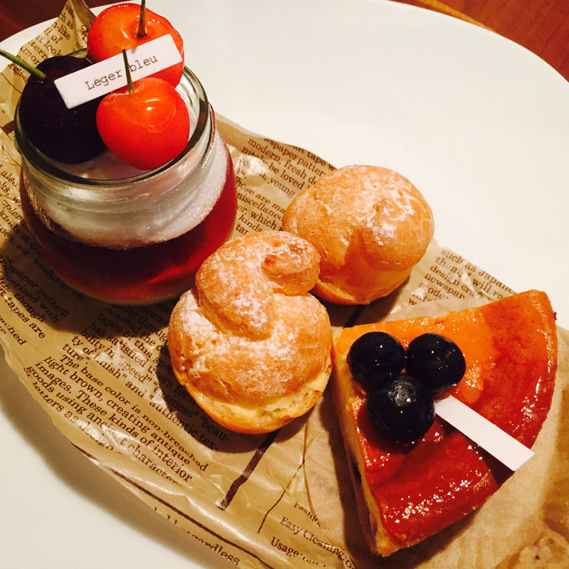 ブルーベリーチーズケーキ、チェリームース、シュークリーム(レジェブルー )