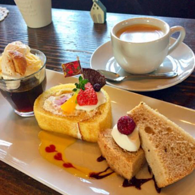 ケーキセット(カフェ サルーテ )