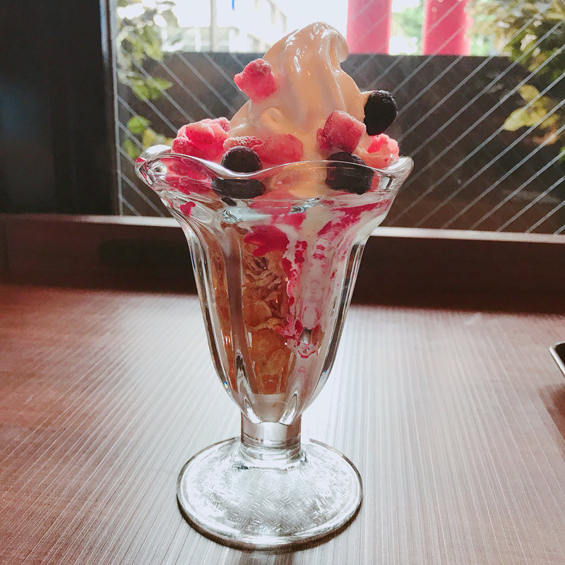 ミックスベリーのミルクパフェ(サンマルクカフェ 浅草橋東口店)