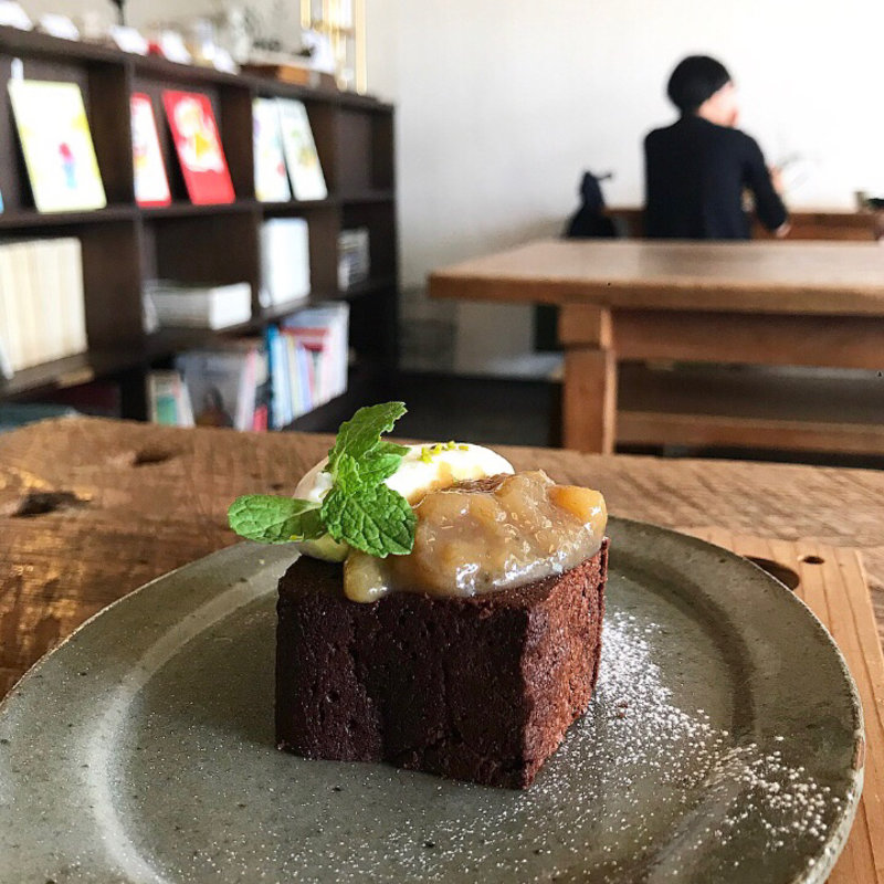 ガトーショコラ(本とコーヒー tegamisha)