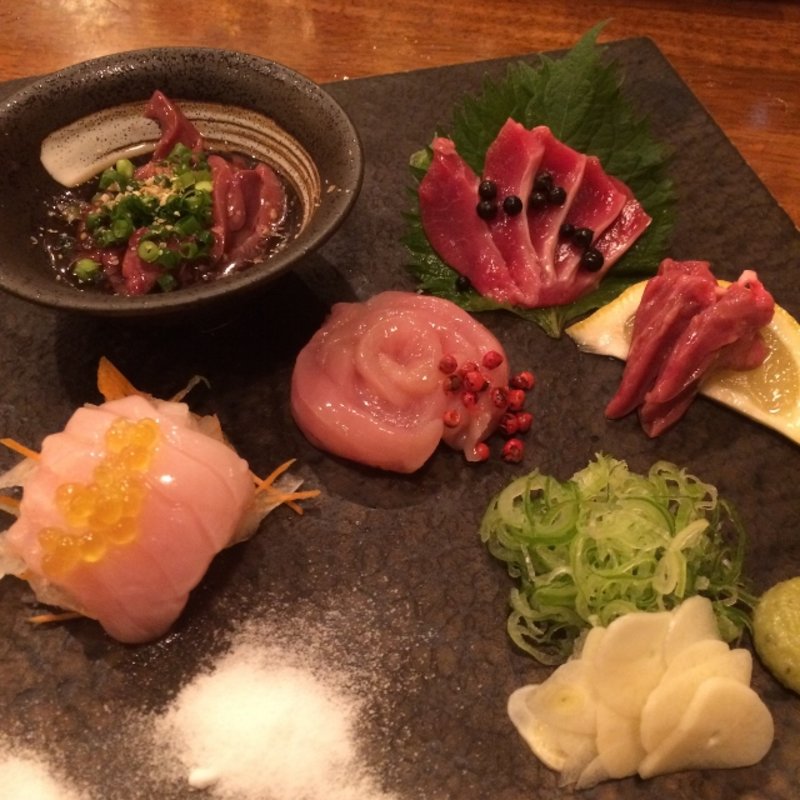 大和肉鶏炙り盛り合わせ(天満橋 焼き鳥 居酒屋 和元 (わげん))