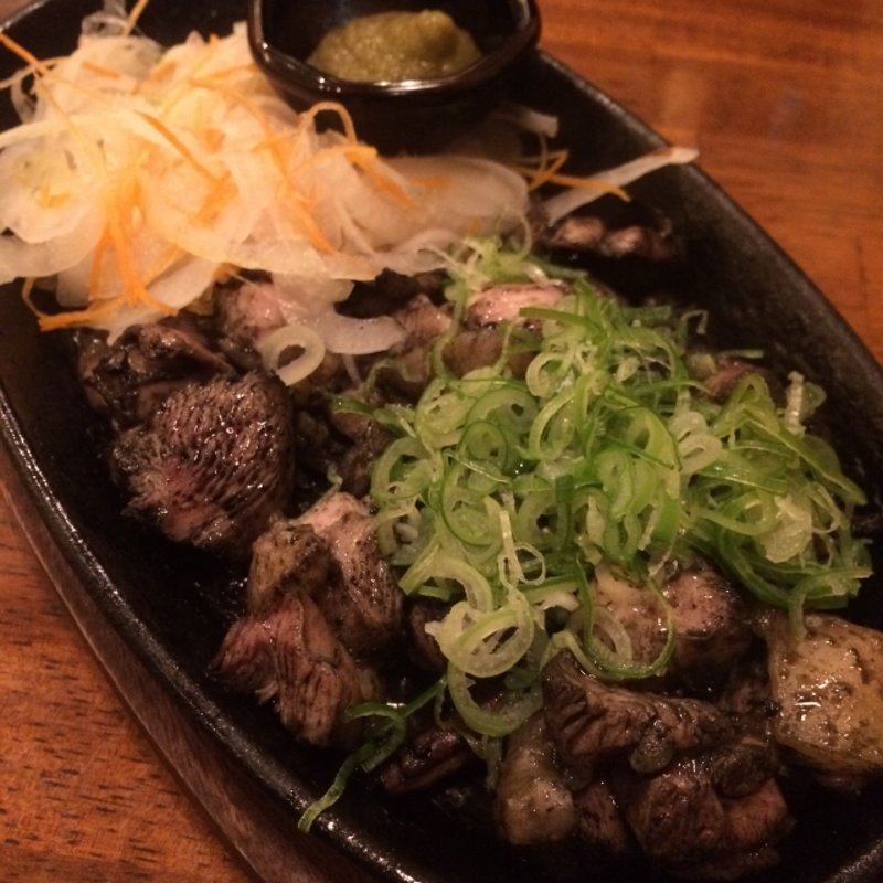 大和肉鶏炙り盛り合わせ(天満橋 焼き鳥 居酒屋 和元 (わげん))