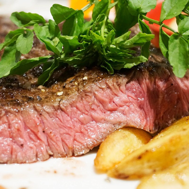 US産プライムビーフの1ポンドステーキとポテトフライ(俺のフレンチ 博多)