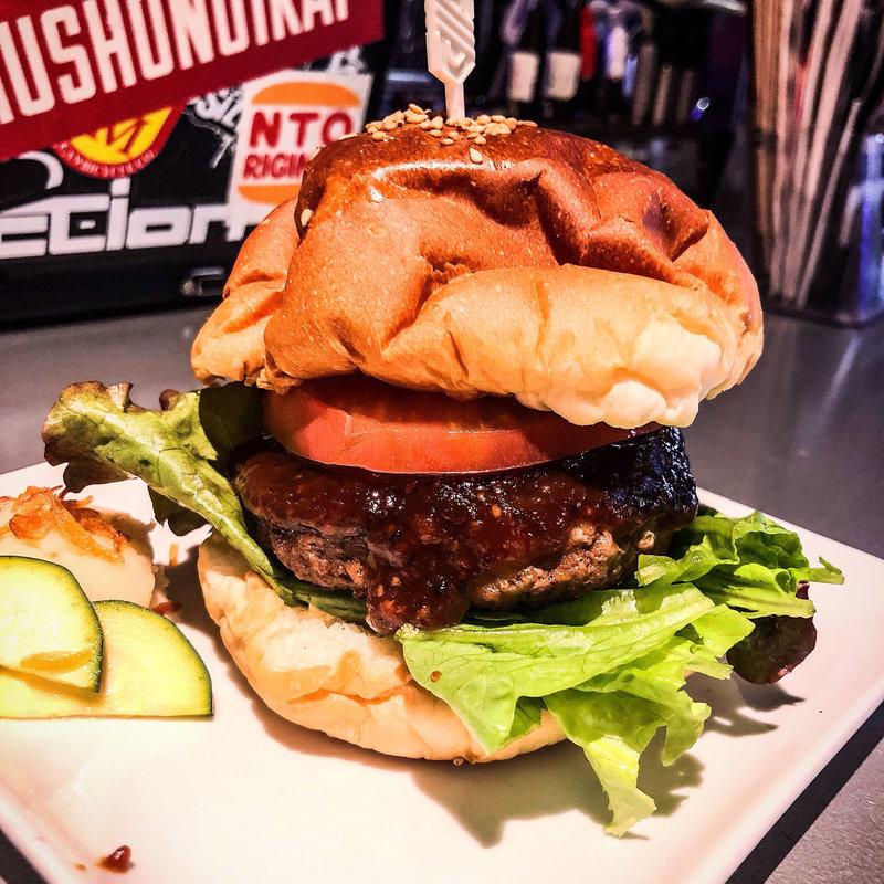 ハンバーガーセット(歌舞伎町ブックセンター)